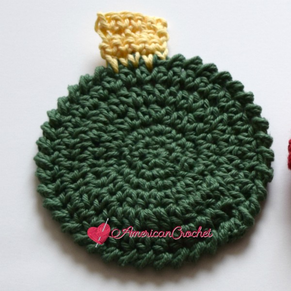 Christmas Ornament Coaster | Crochet Pattern | American Crochet @americancrochet.com #crochetpattern