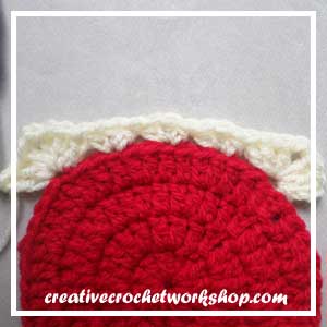 The Bad Apple | Free Crochet Pattern | American Crochet @americancrochet.com @creativecrochetworkshop.com #freecrochetpattern #crochetalong