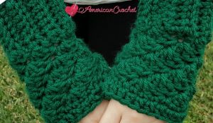Thermal Fingerless Gloves | American Crochet @americancrochet.com #crochetpattern