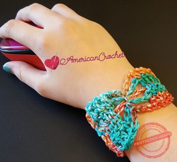 Butterfly Bracelet free crochet pattern
