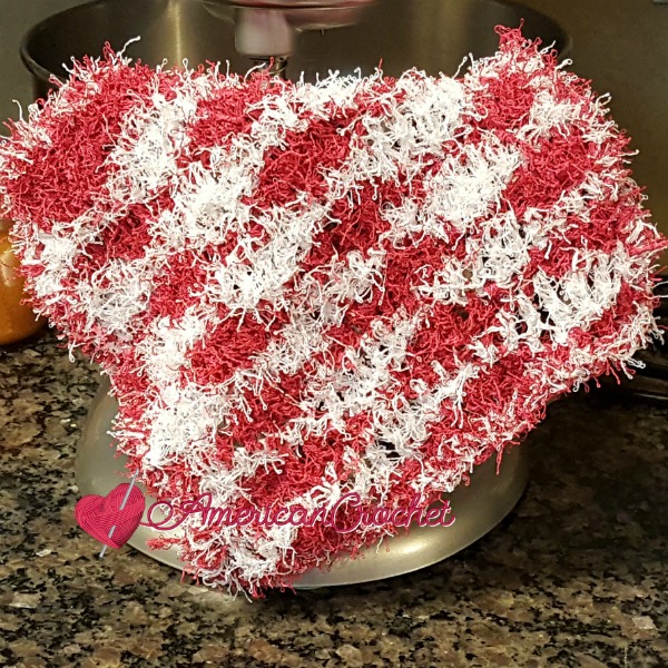 Strawberry Cream Wavy Scrubby | Free Crochet Pattern | American Crochet @americancrochet.com #freecrochetpattern