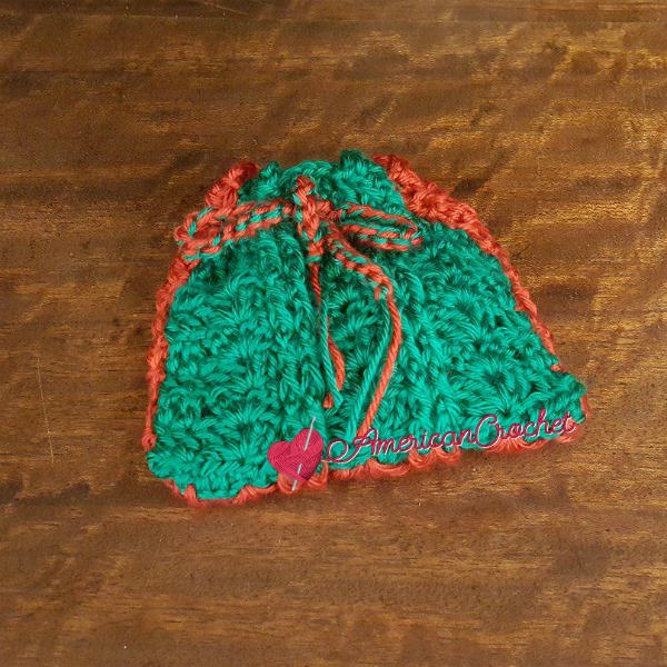 Festive Cheer Sachet | Free Crochet Pattern | American Crochet @americancrochet.com #freecrochetpattern