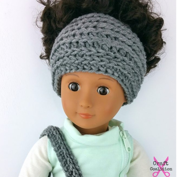 My Dolly Edgy Messy Bun Hat | Crochet Pattern | American Crochet @americancrochet.com #crochetpattern