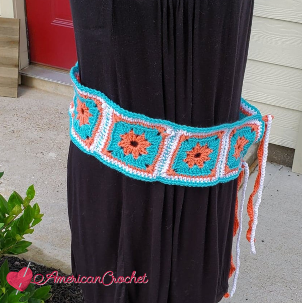 Shabby Chic Belt | Crochet Pattern | American Crochet @americancrochet.com #bloghop #crochetpattern