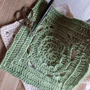 Looking for a textured crochet square to add to your project? The Roustabout Square is the fifth block in the Riverwood Square Crochet-Along (CAL), featuring the Extended Single Crochet (Exsc) stitch for a unique and dimensional design. This pattern works beautifully for blankets, pillows, and other creative crochet projects.